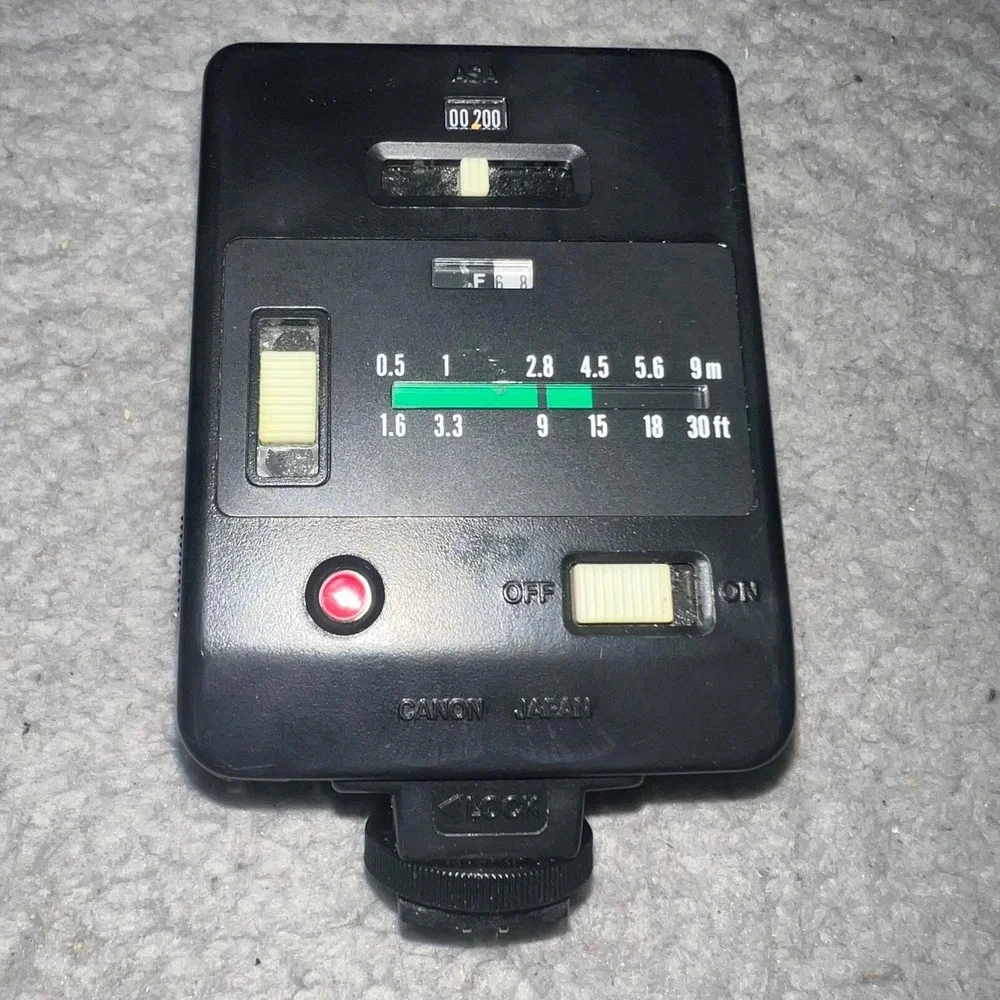 VTG Canon Speedlite 188A 35mm SLR‎ Camera Shoe Mount Electronic Flash With Case